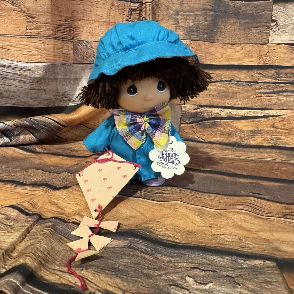 Vintage 1989 Precious Moments Hi Babies March Doll Kite Enesco Blue Outfit 5”